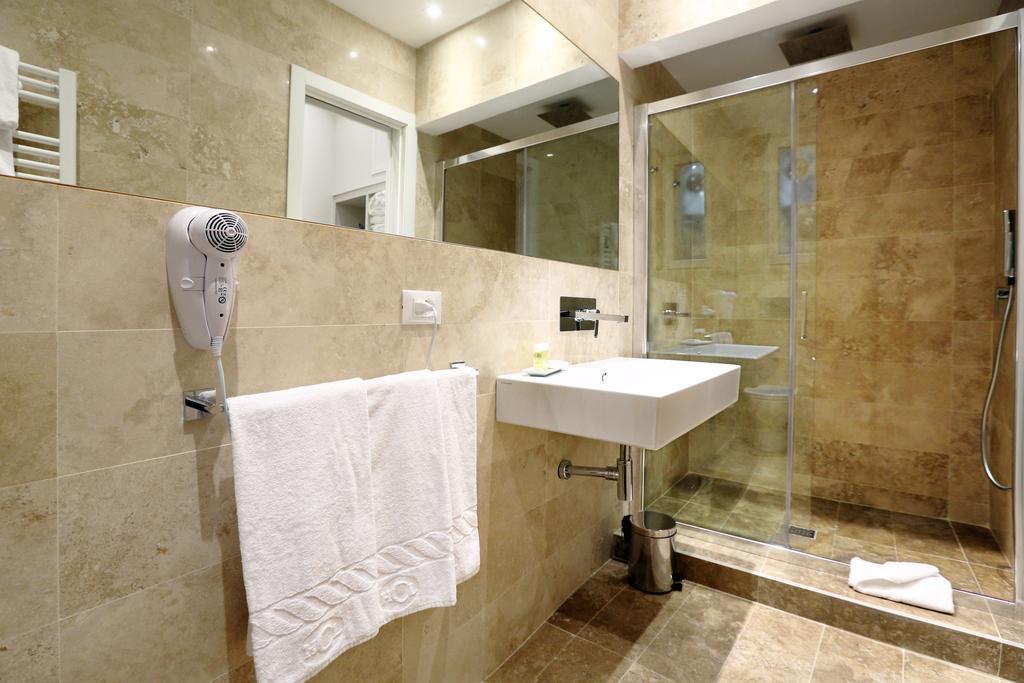 Double or Twin Room,106871607:JPEG