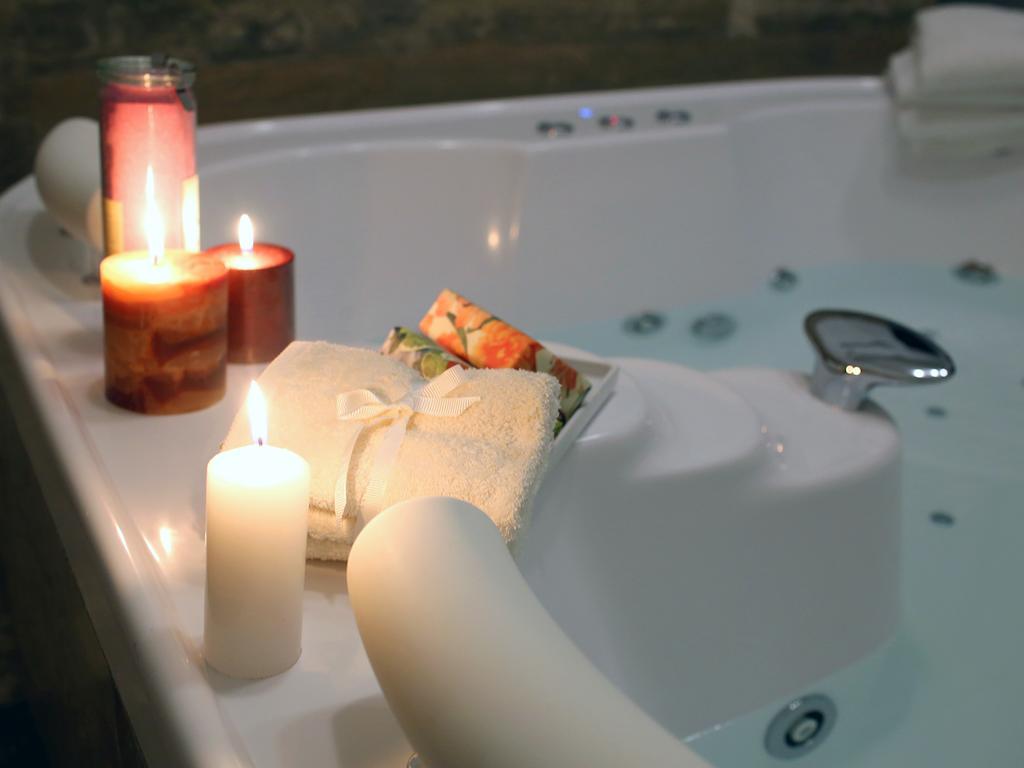 Suite Spa Bath,106932618:JPEG