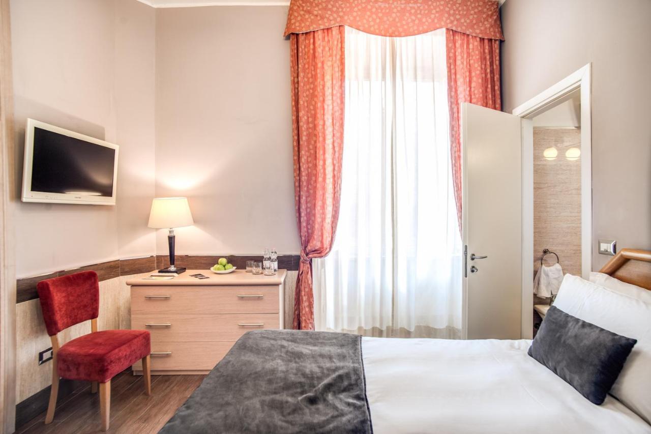 Double Twin with Extra Bed,1077858028:JPEG