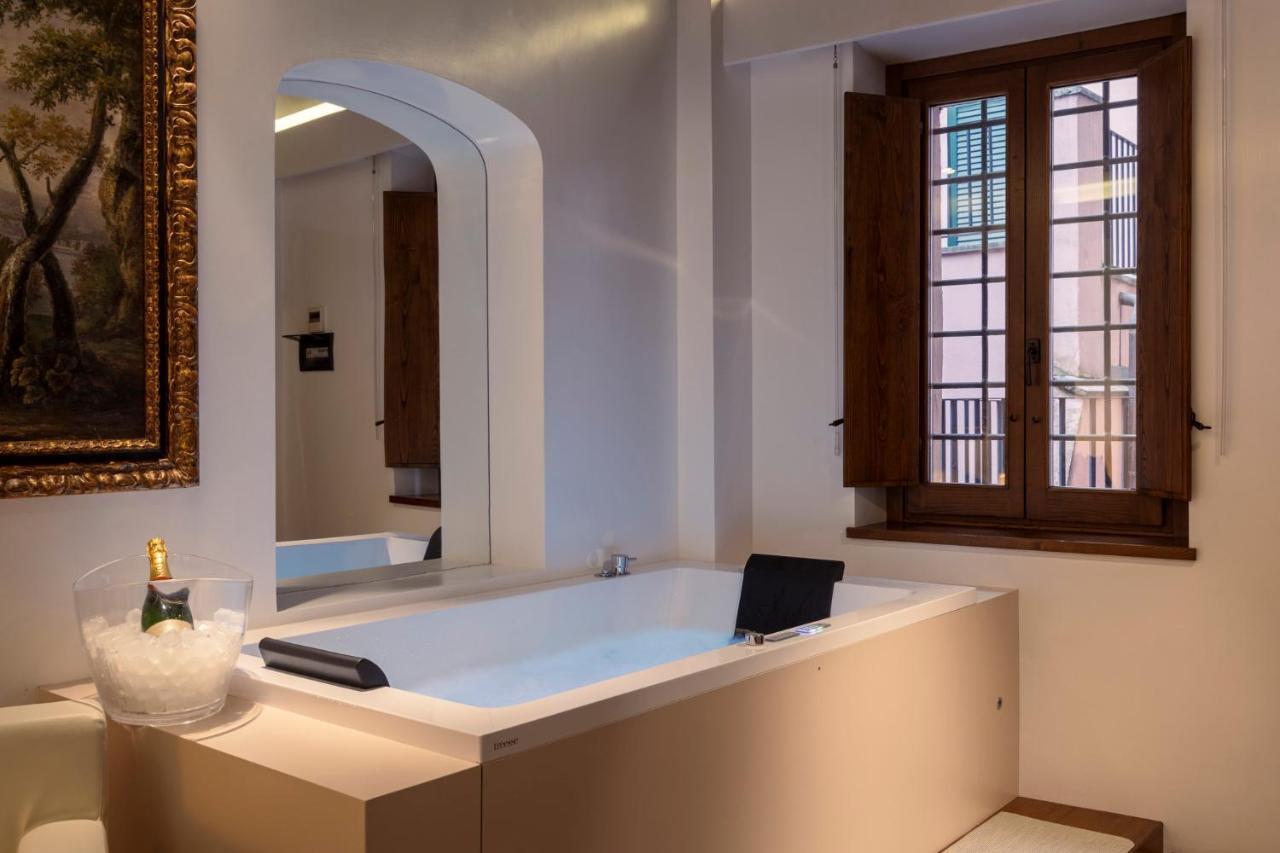 Executive Suite with Spa Bath