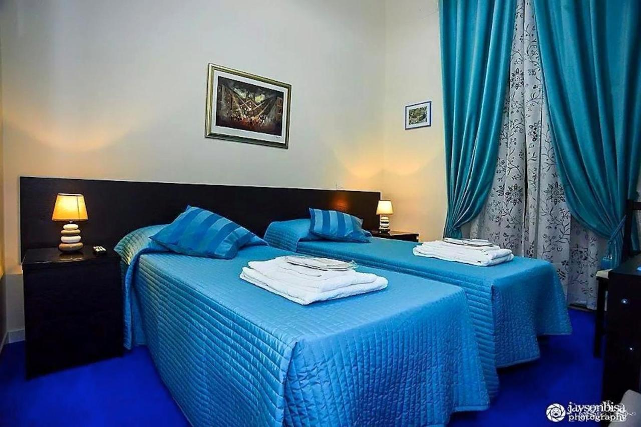 Double or Twin Room with Shared Bathroom,1102522416:JPEG