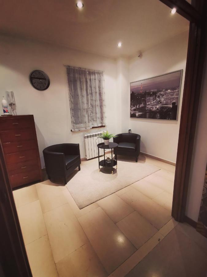 Double Room Private External Bathroom