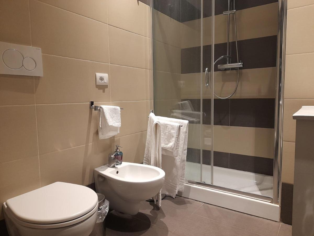 Quadruple Room with Private Bathroom