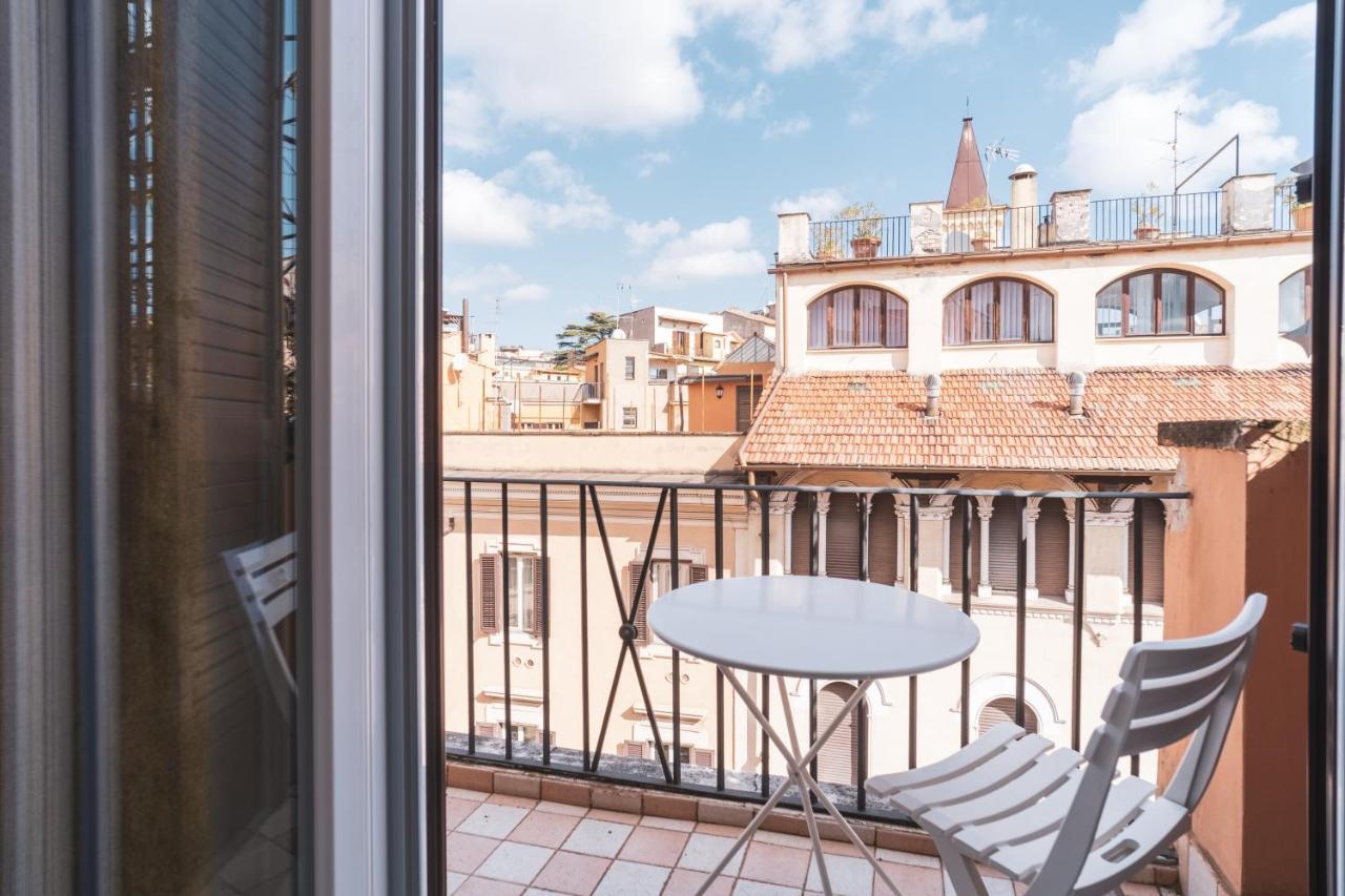 Single Room Balcony