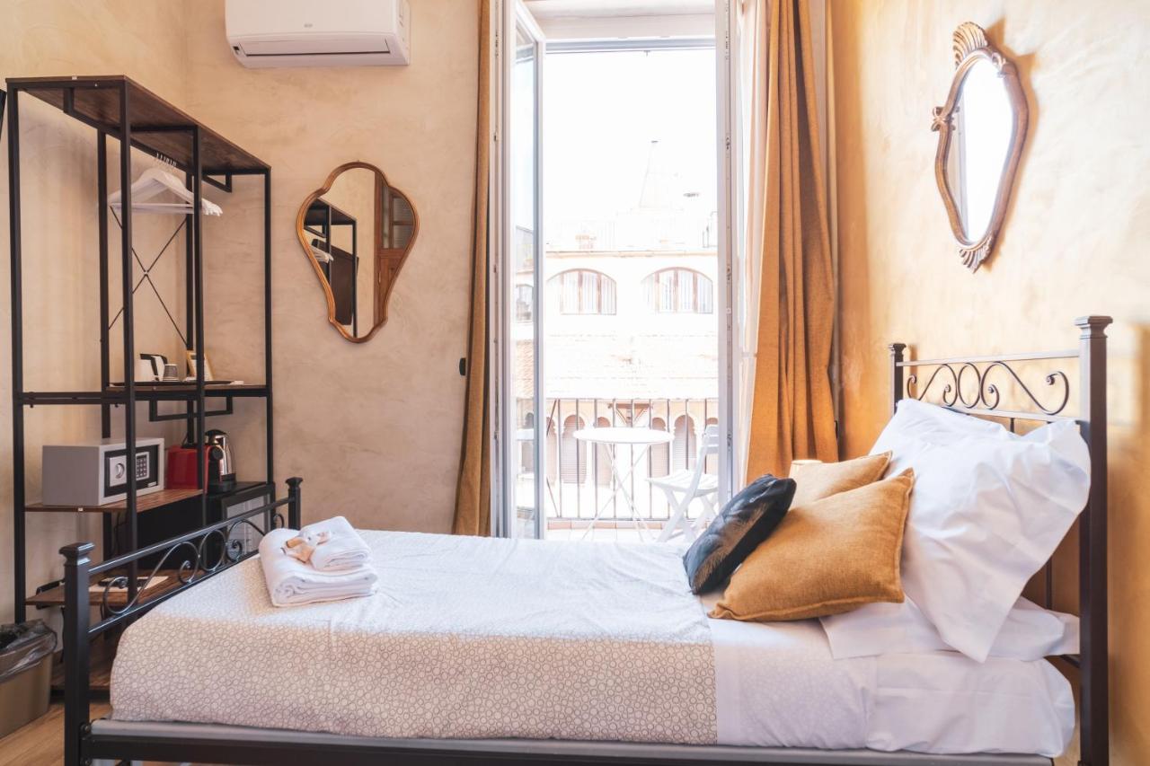 Single Room Balcony