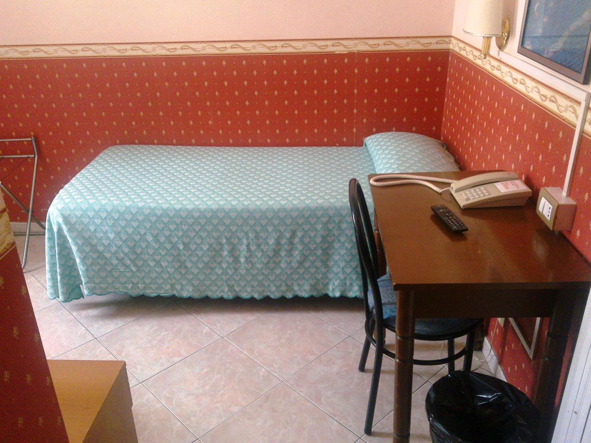 Single Room,1209541762:JPEG