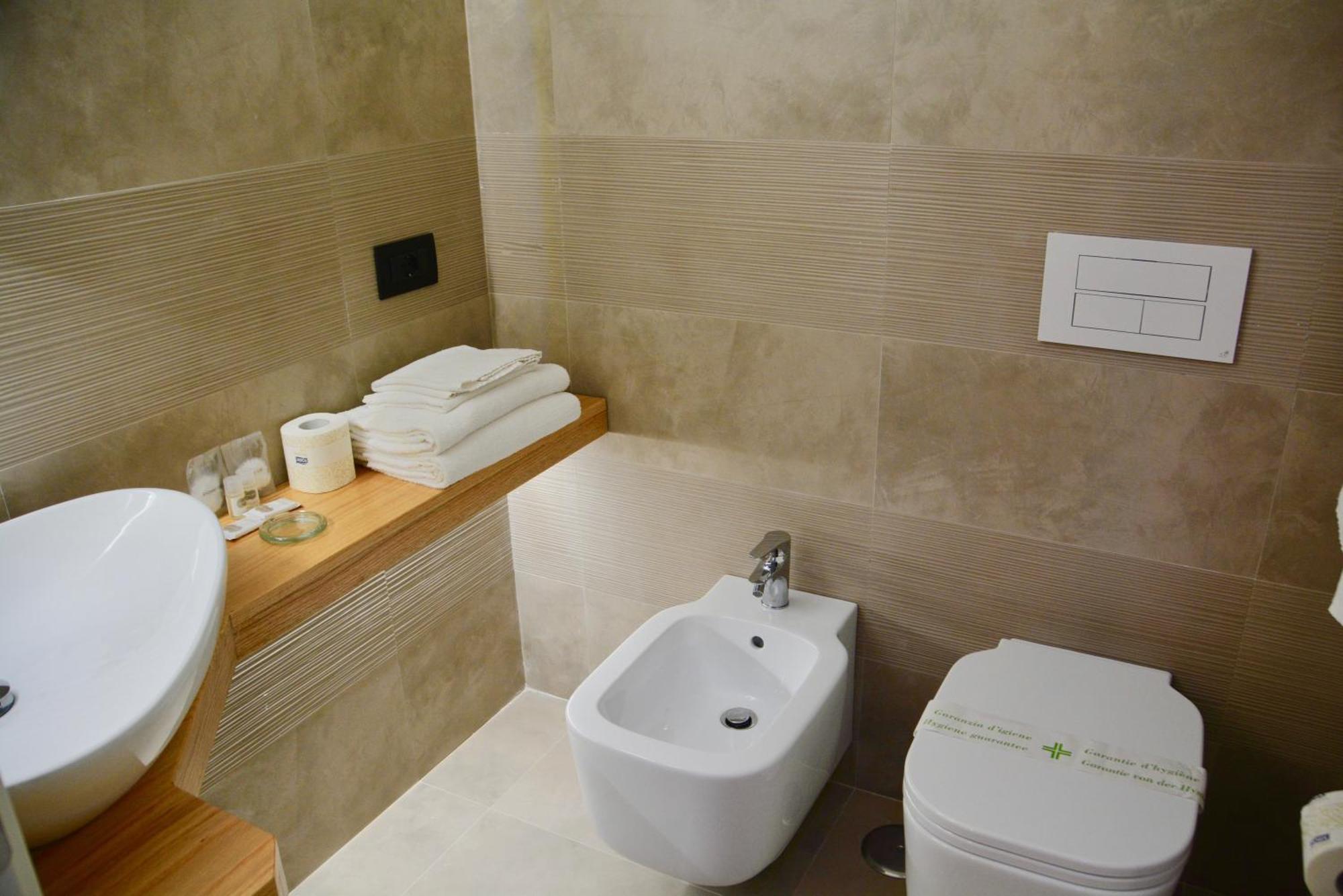 Deluxe Double or Twin Room City View