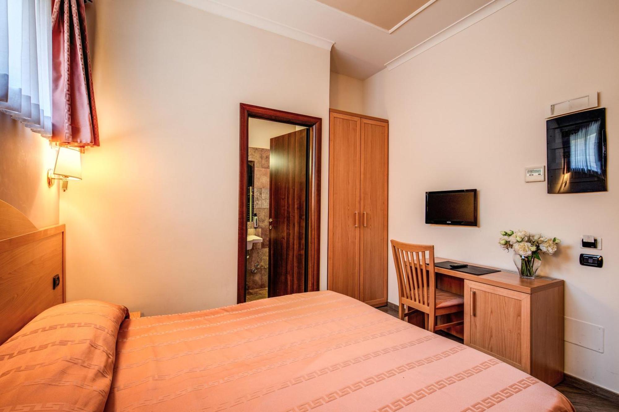 Economy Double Room