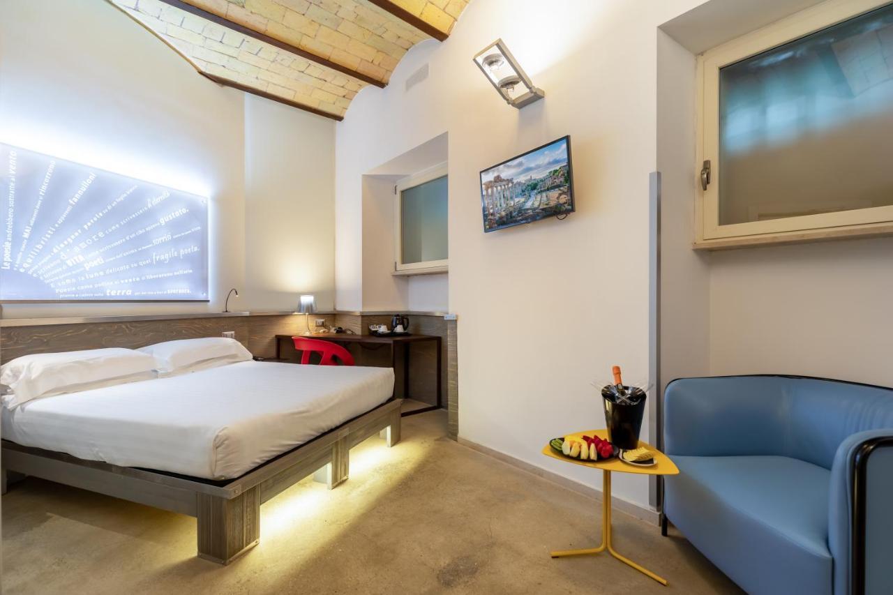 Design Standard Double or Twin Room High Window