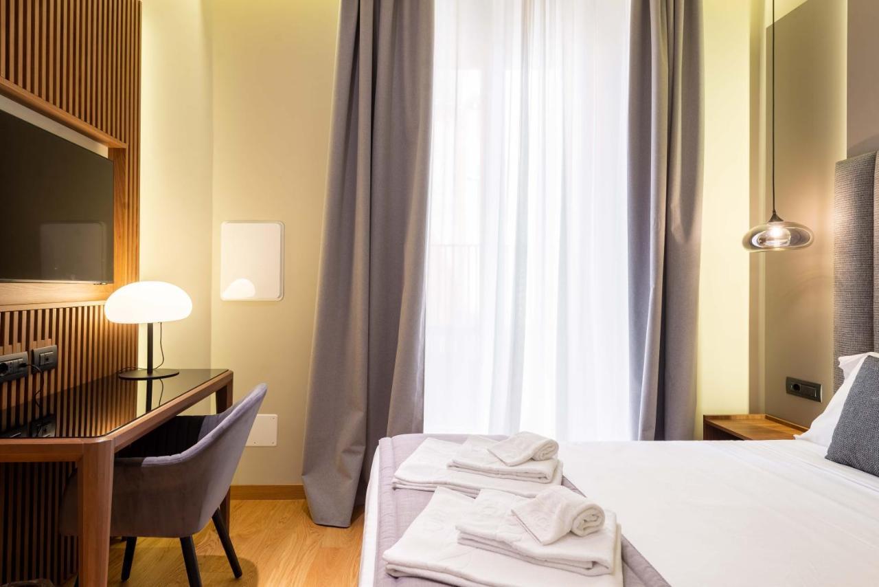 Deluxe Double Room Bath