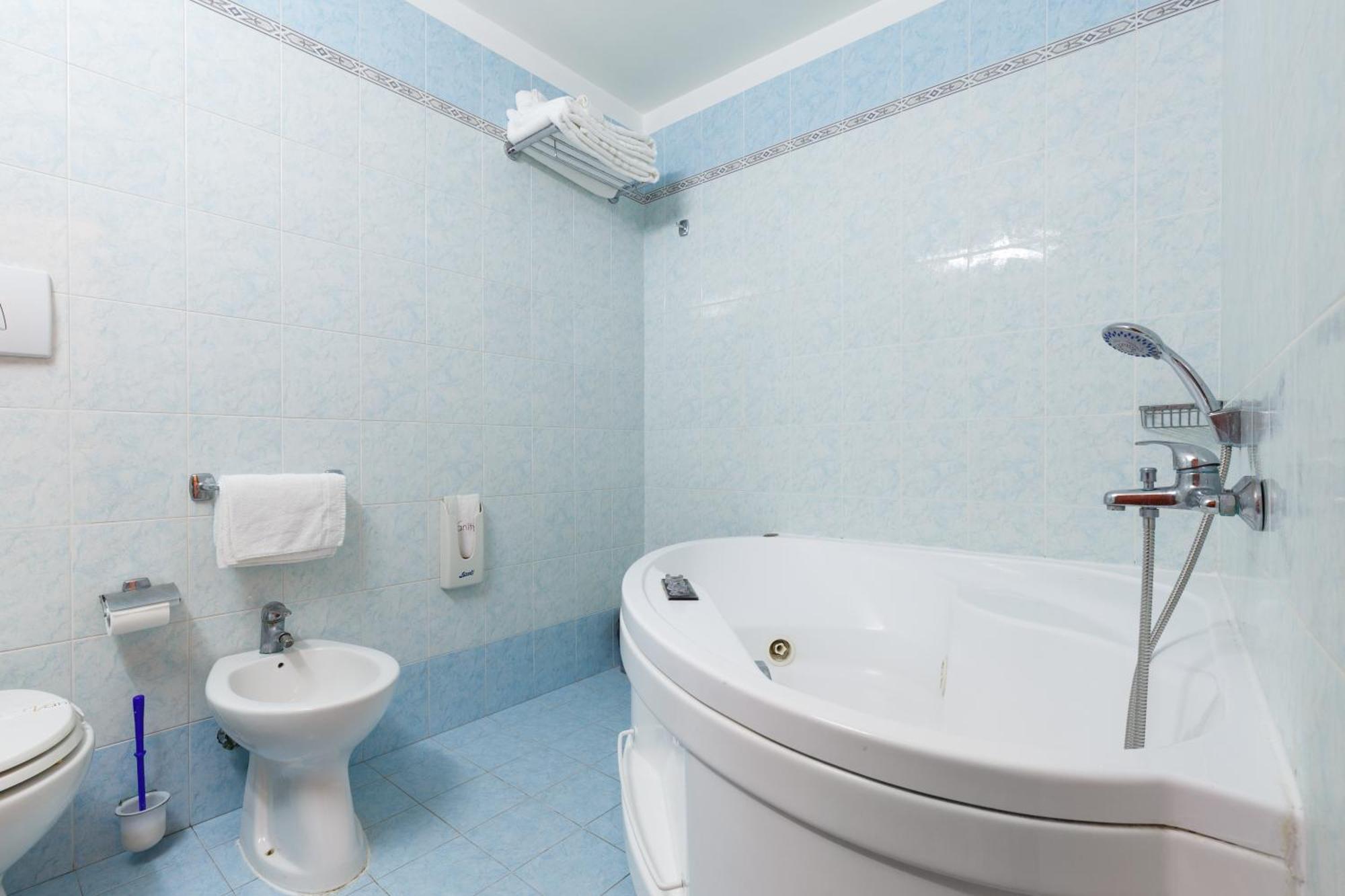 Comfort Triple Room