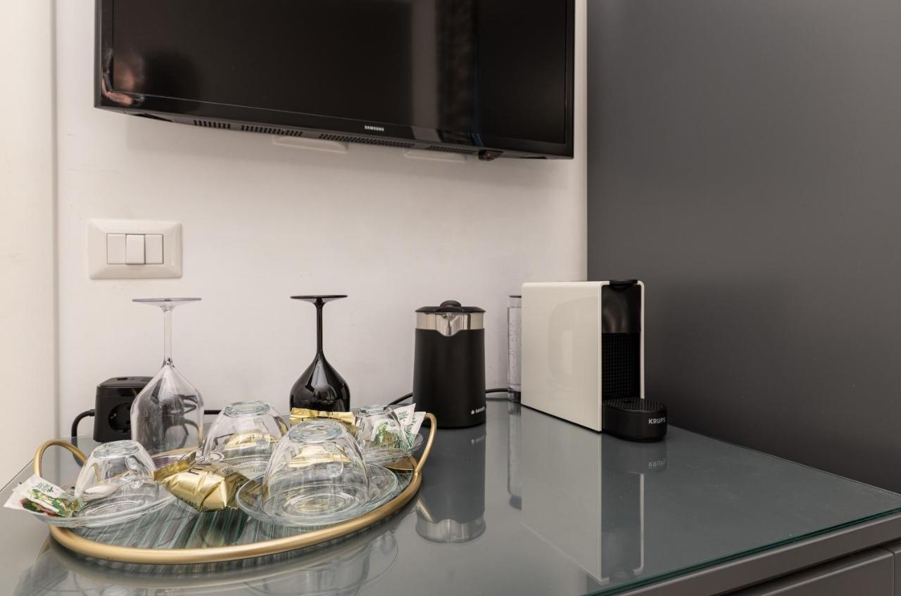 Standard Double Room Via della Frezza