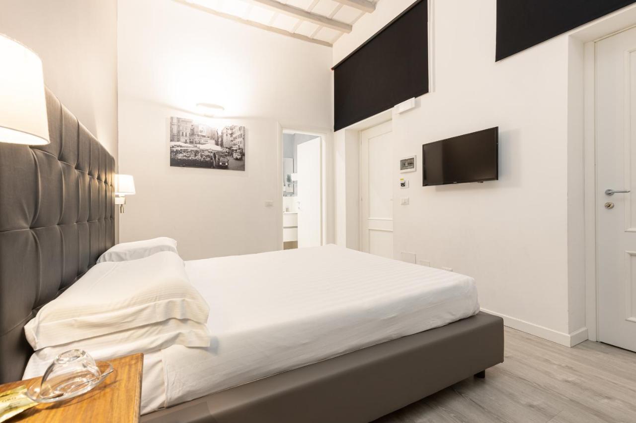 Standard Double Room Via della Frezza
