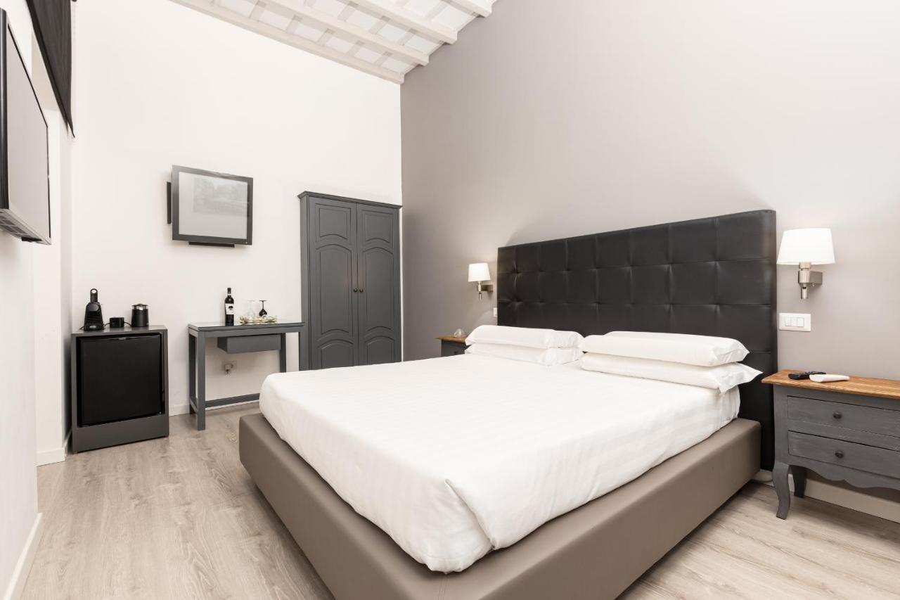 Standard Double Room Via della Frezza