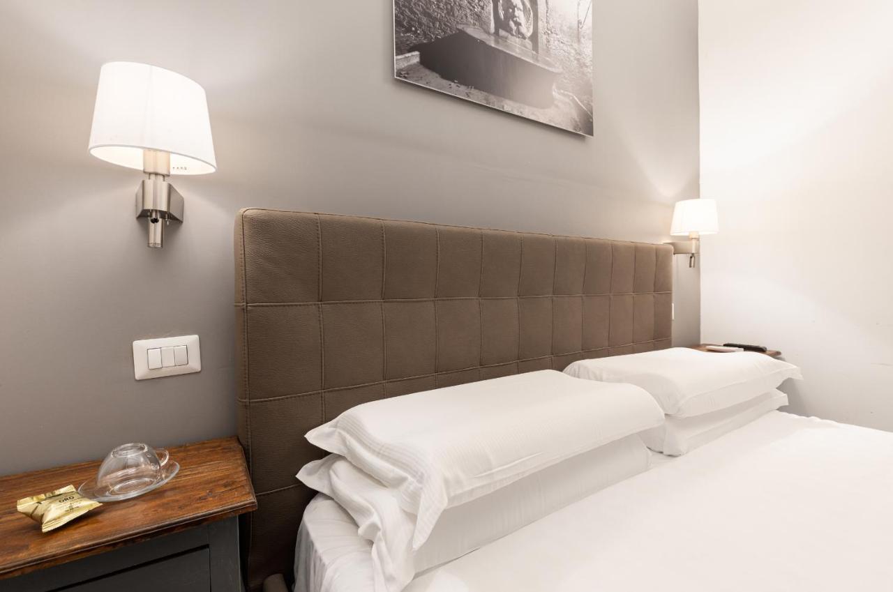 Standard Double Room Via della Frezza