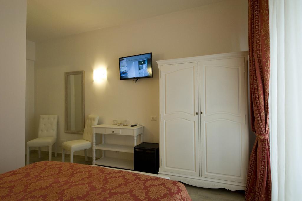 Two Connecting Double Rooms