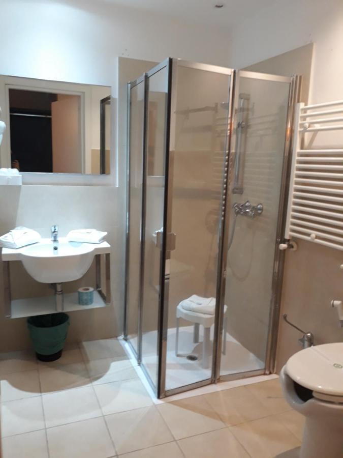 Triple Room,1344514169:JPEG