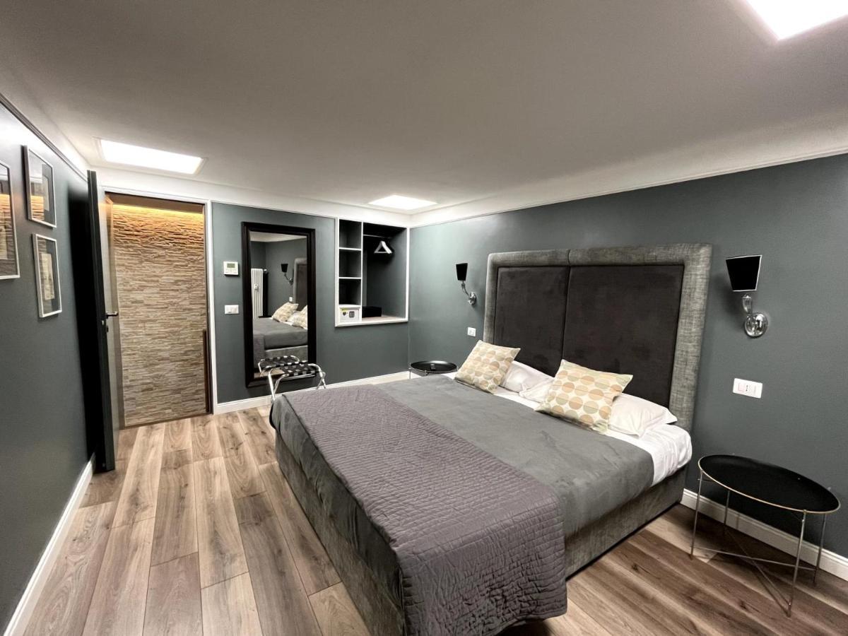 Luxury One-Bedroom Apartment