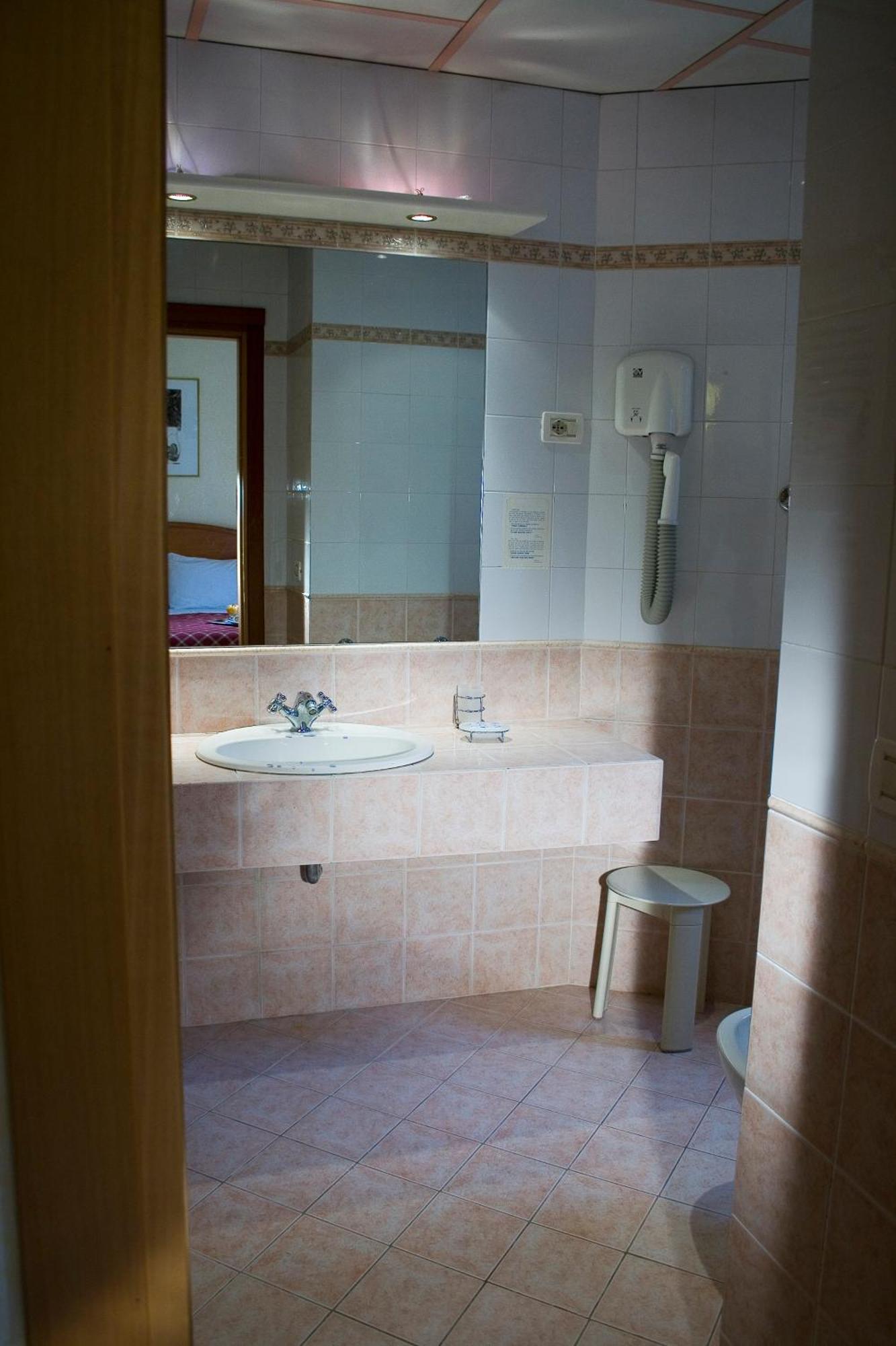 Economy Double or Twin Room
