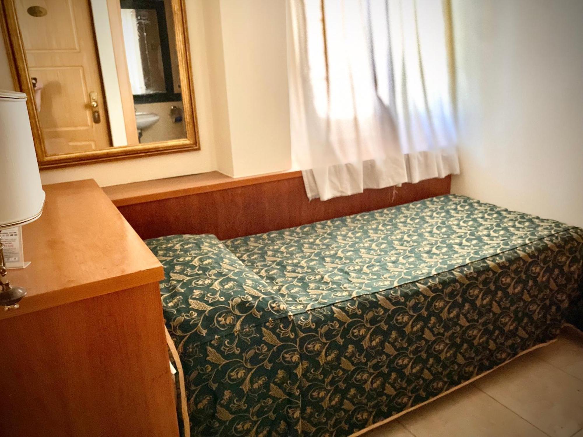 Economy Single Room