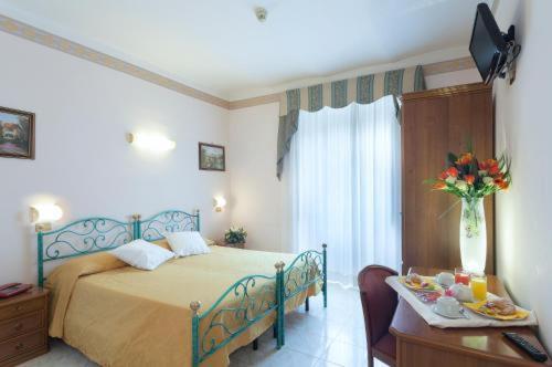 Double Room,1437471769:JPEG
