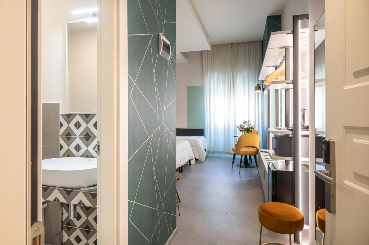 Quintuple Room