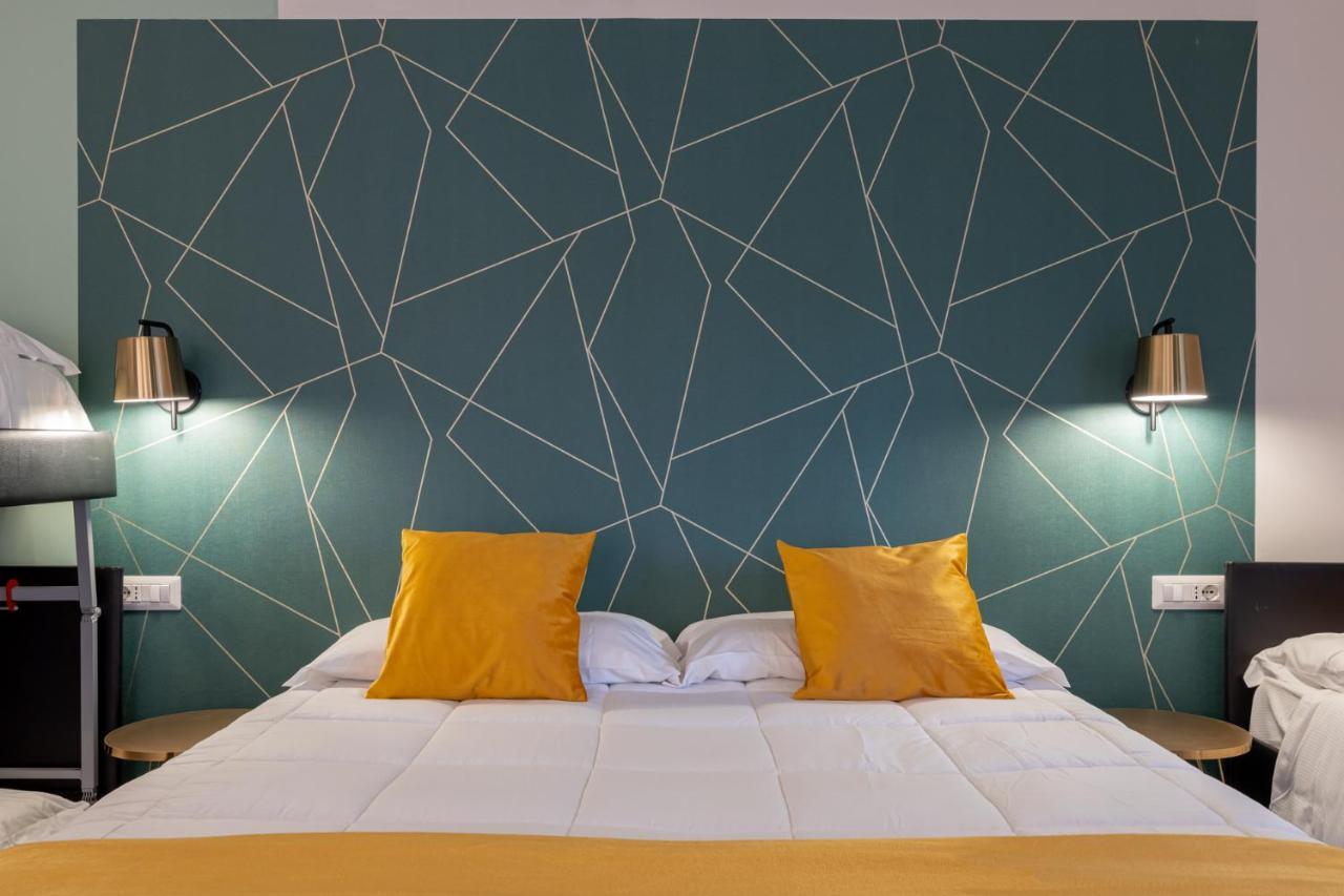 Quintuple Room
