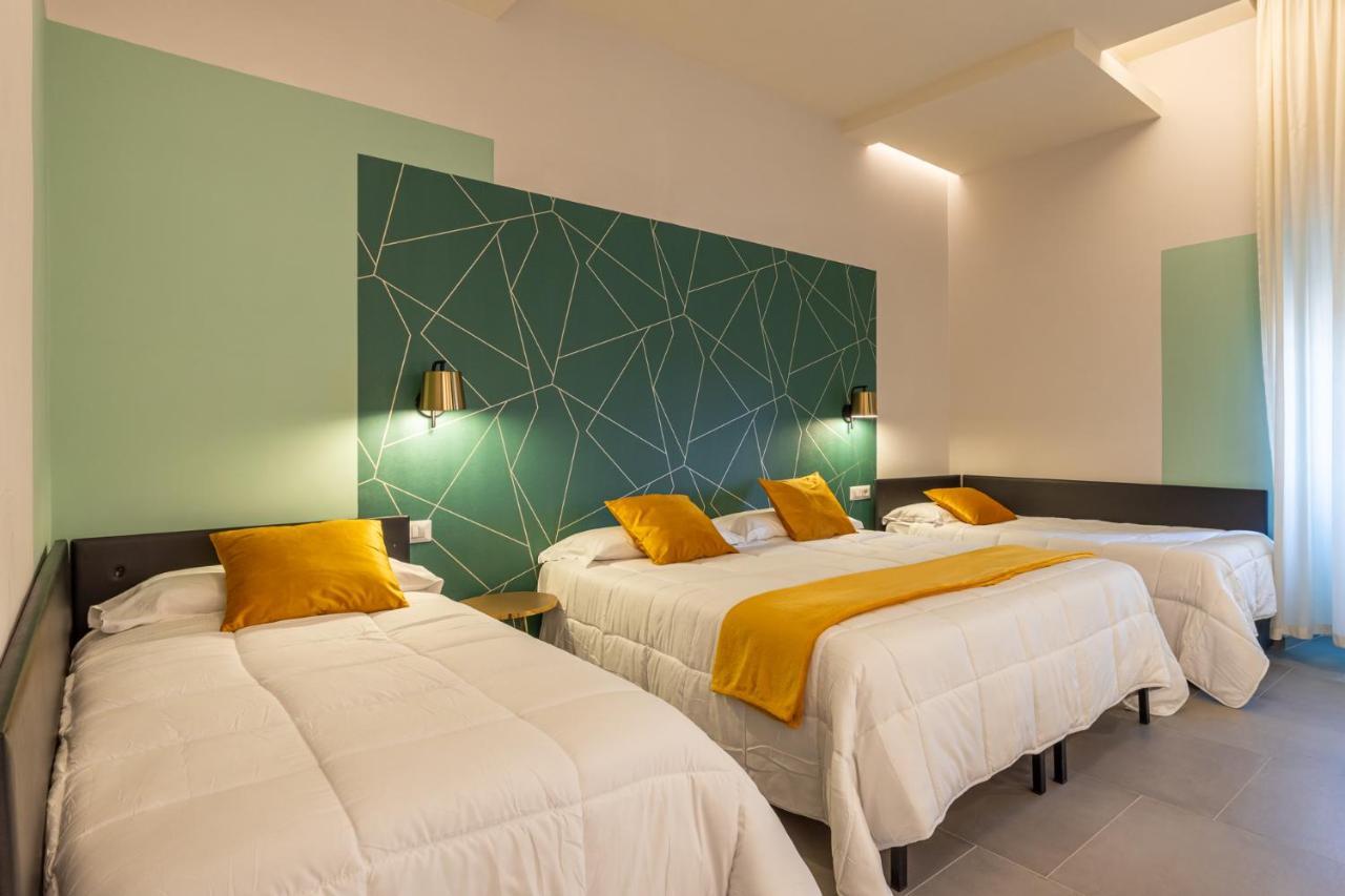 Quintuple Room