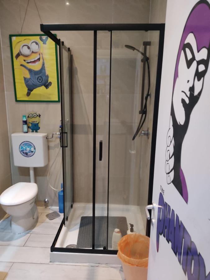 Double or Twin Room Private External Bathroom