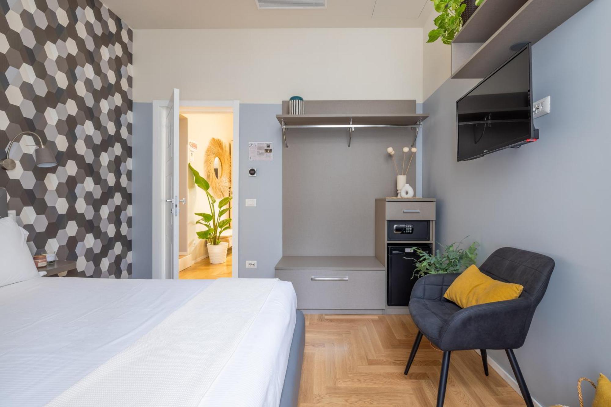 Double Room Private Bathroom