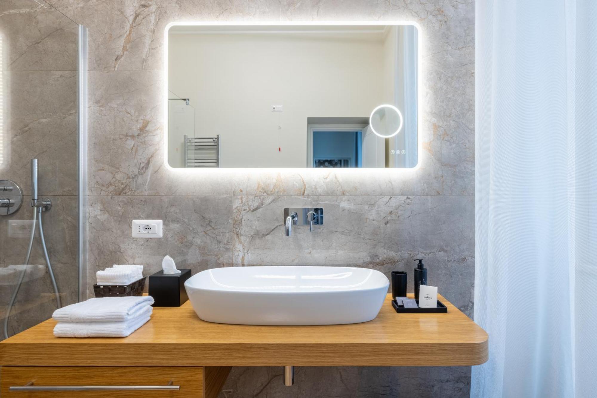 Double Room Private Bathroom
