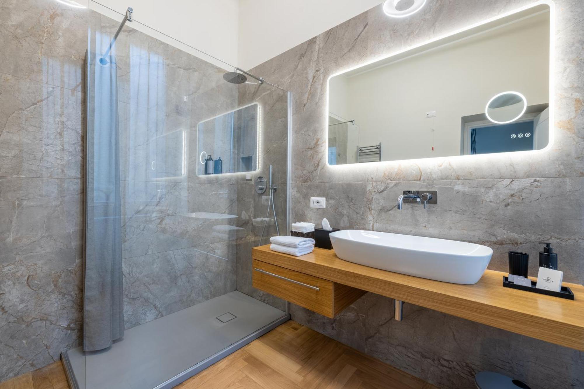 Double Room Private Bathroom