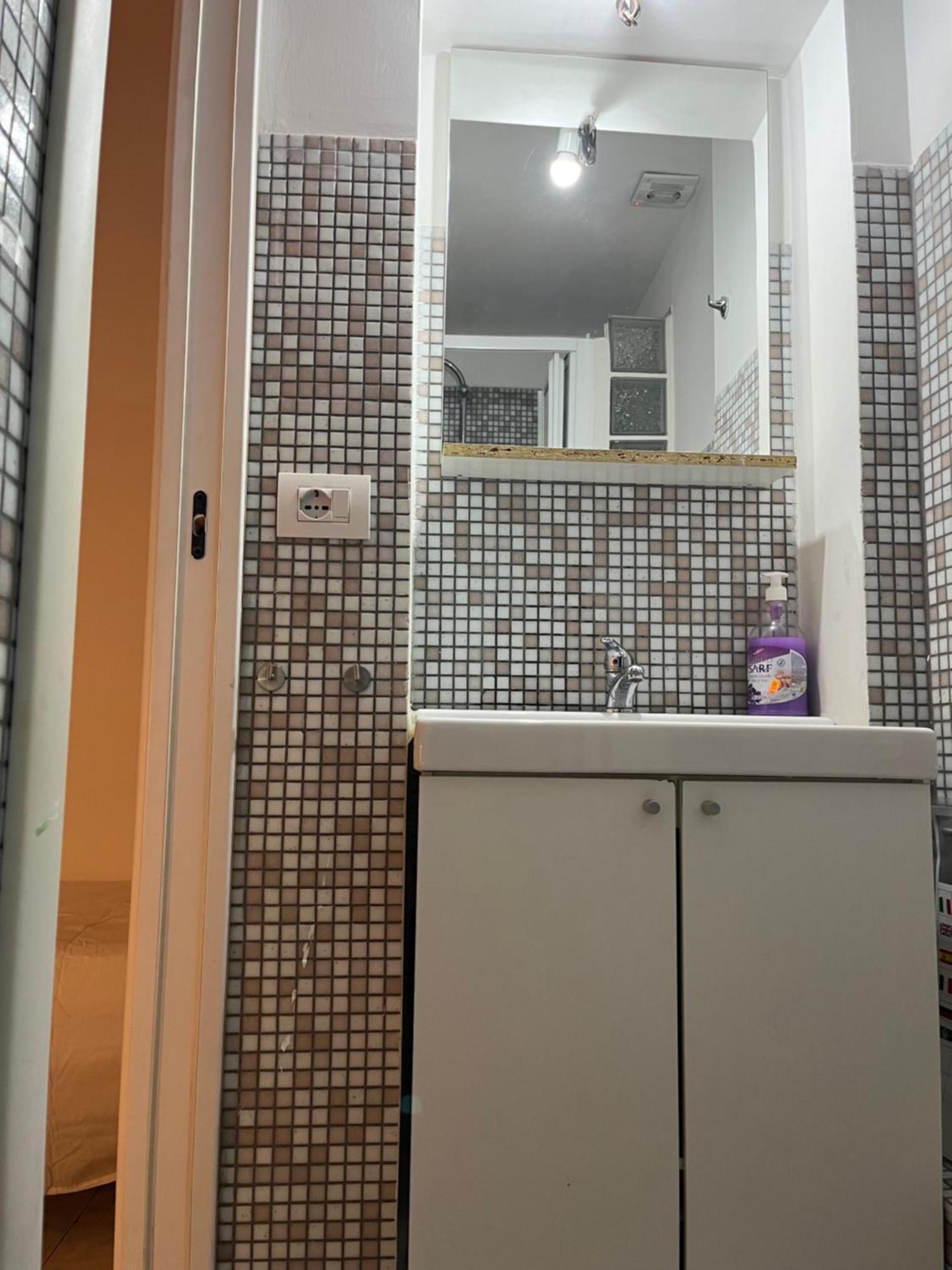 Twin Room Private Bathroom