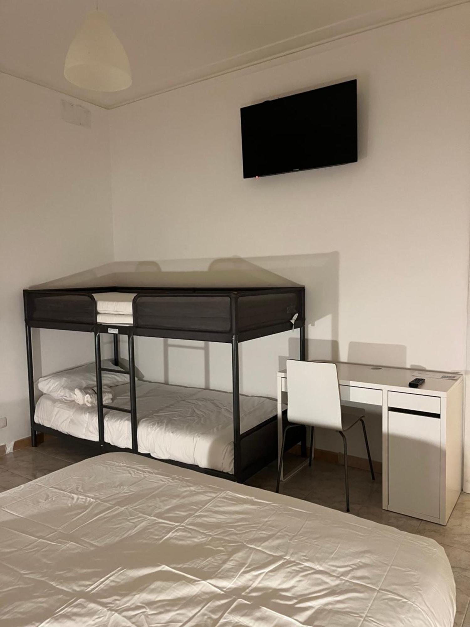 Quadruple Room Private Bathroom