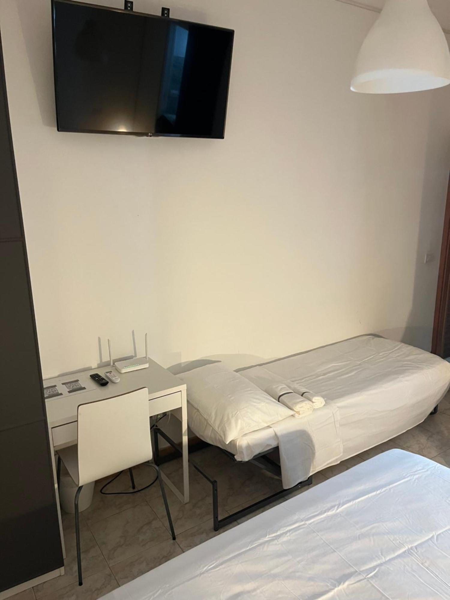 Twin Room Private Bathroom