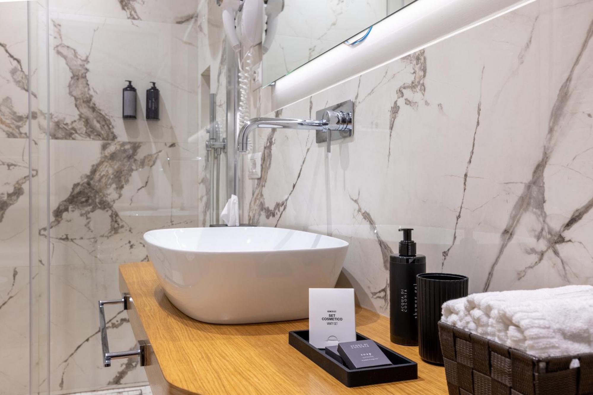 Double Room Private Bathroom