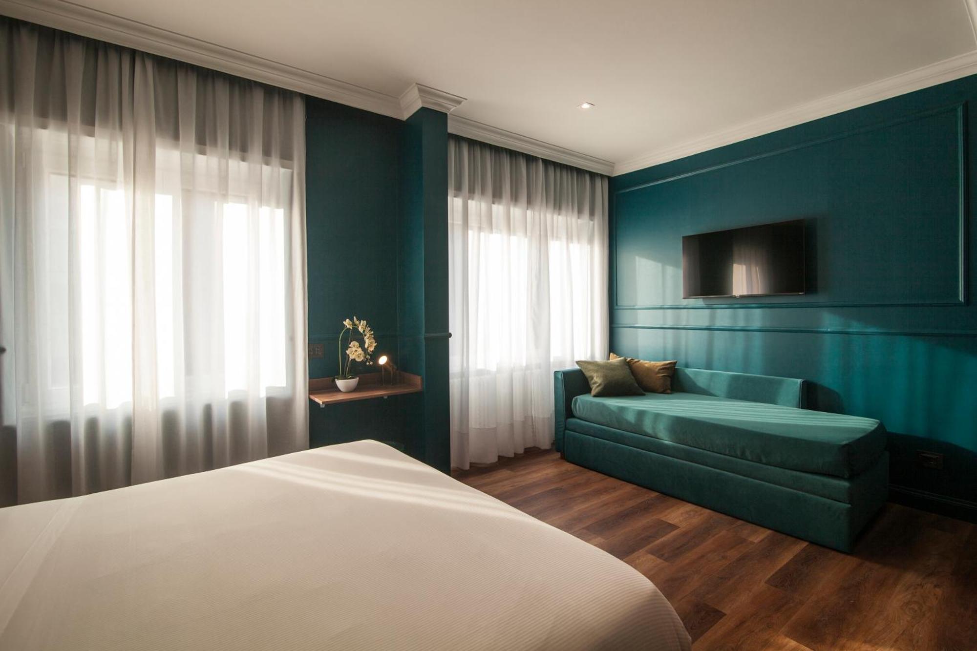 Superior Triple Room
