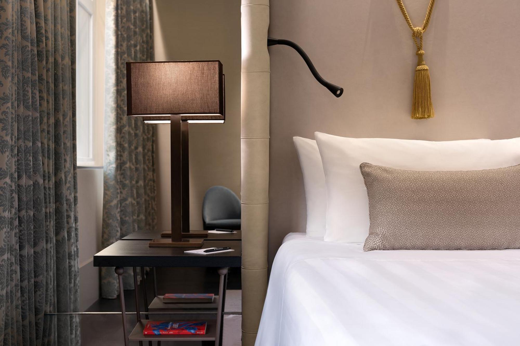 Junior King Suite with Urban View,1643134212:JPEG