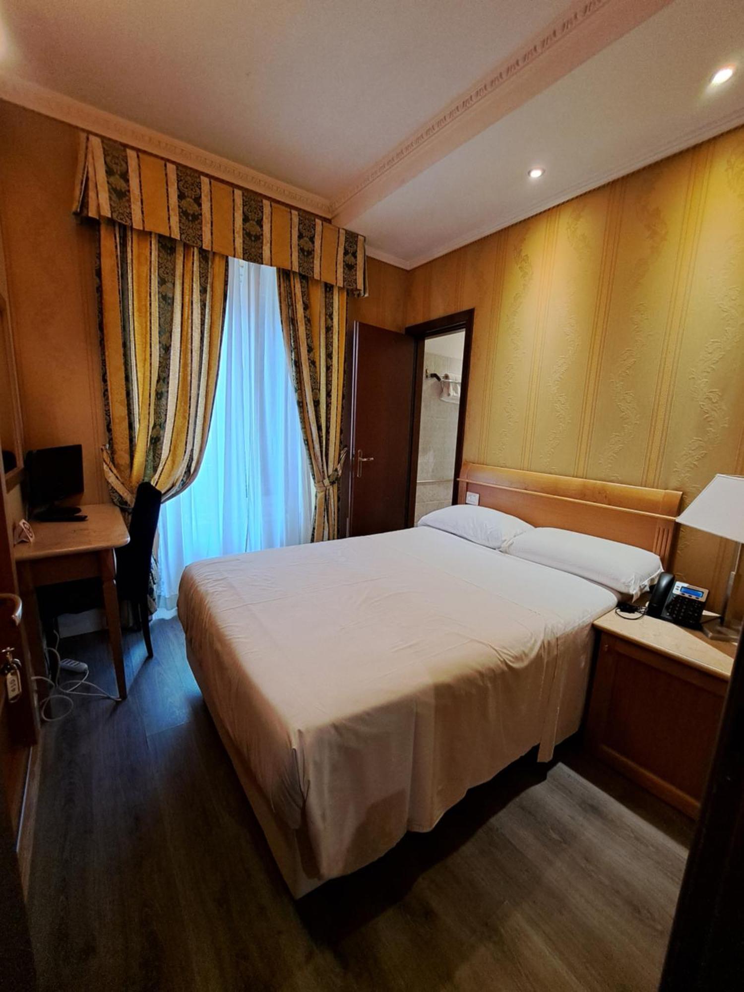 Single Room,1542411061:JPEG