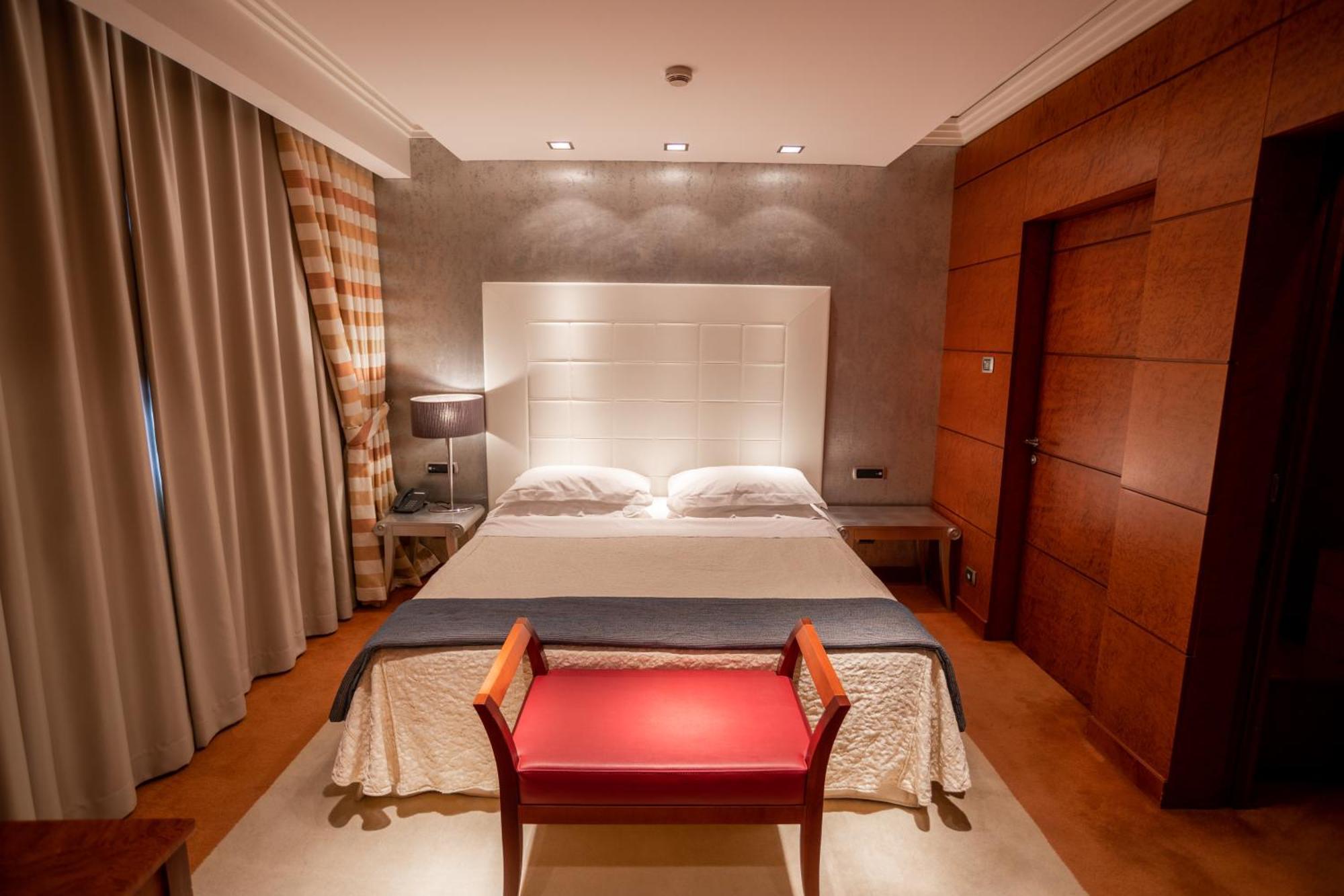 King Suite Whirlpool
