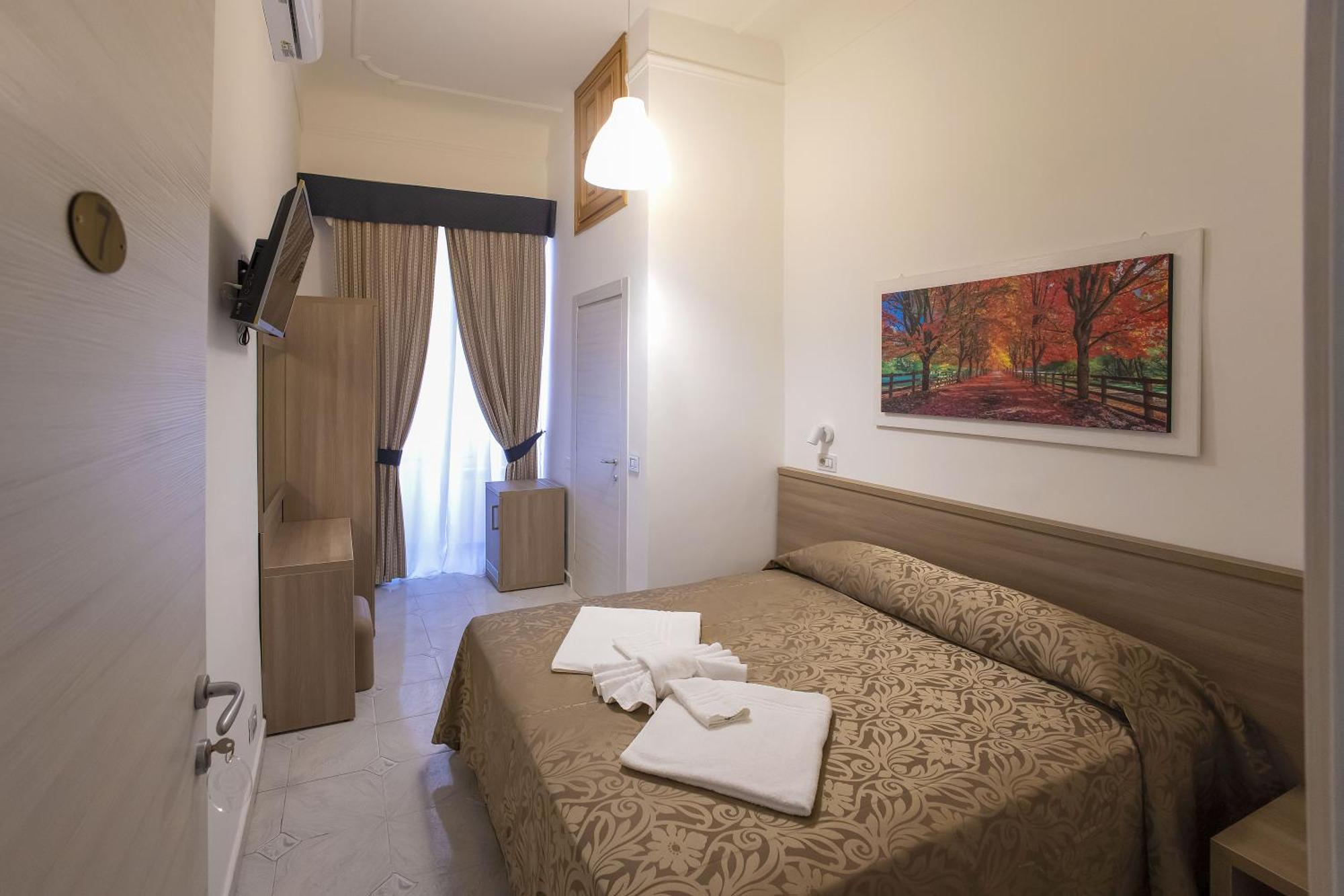 Double Room Private Bathroom