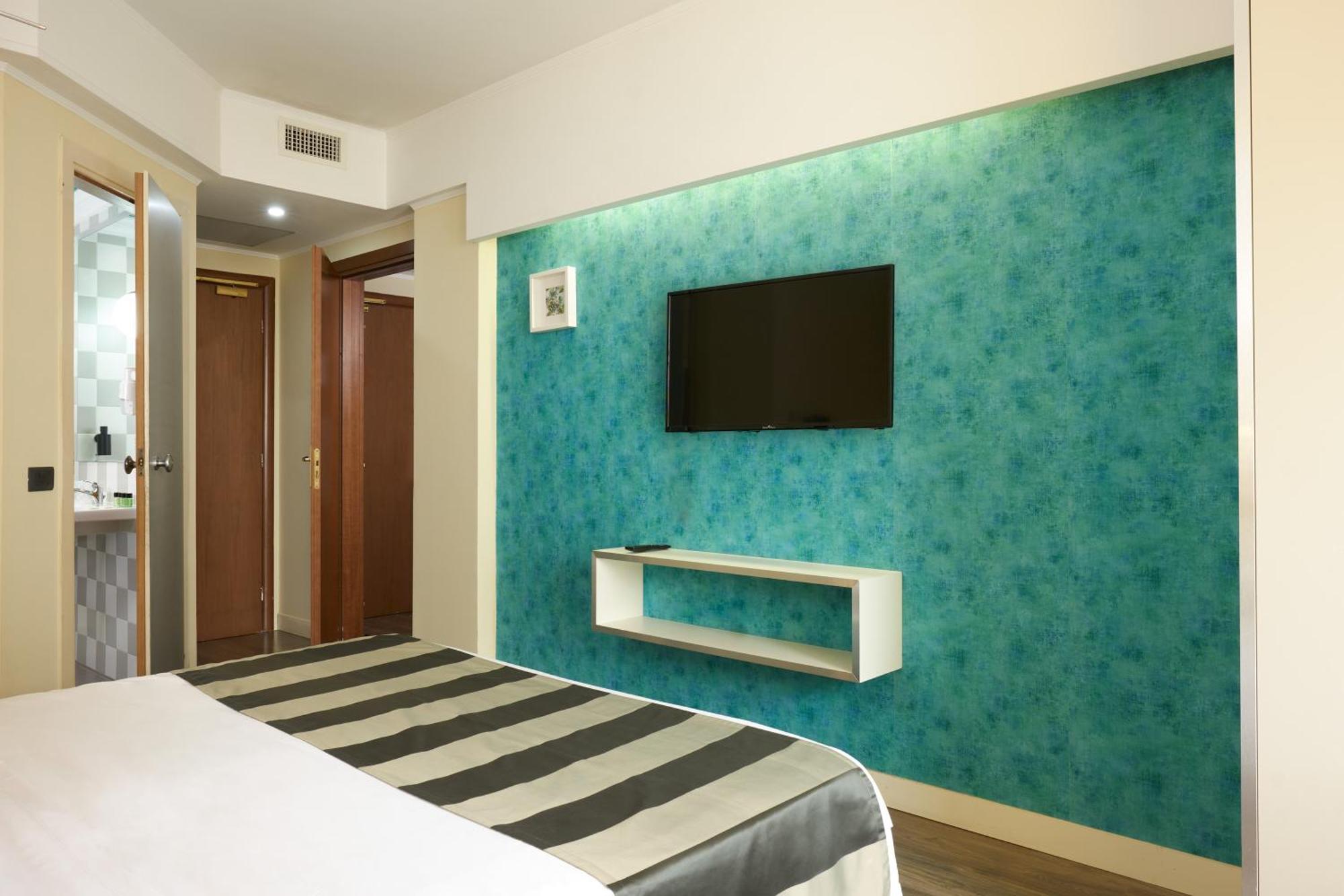 Standard Queen Room,1562933170:JPEG