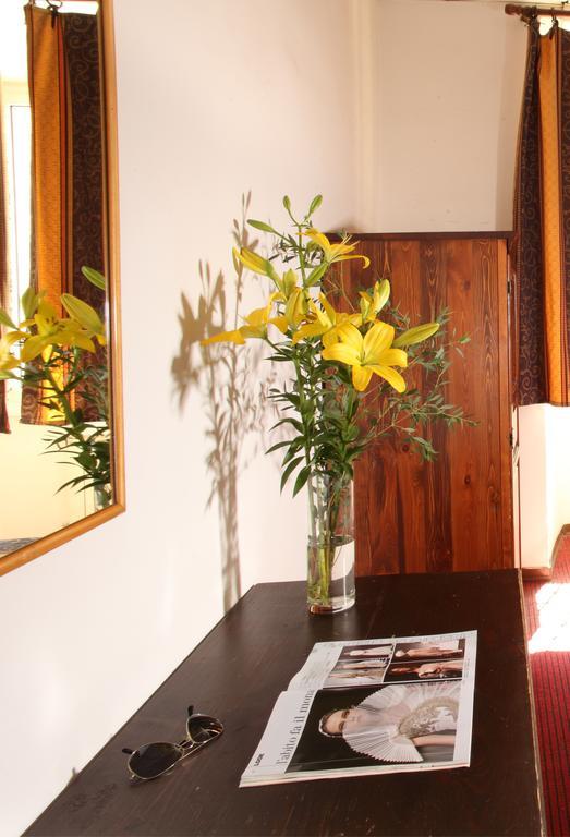 Quintuple Room