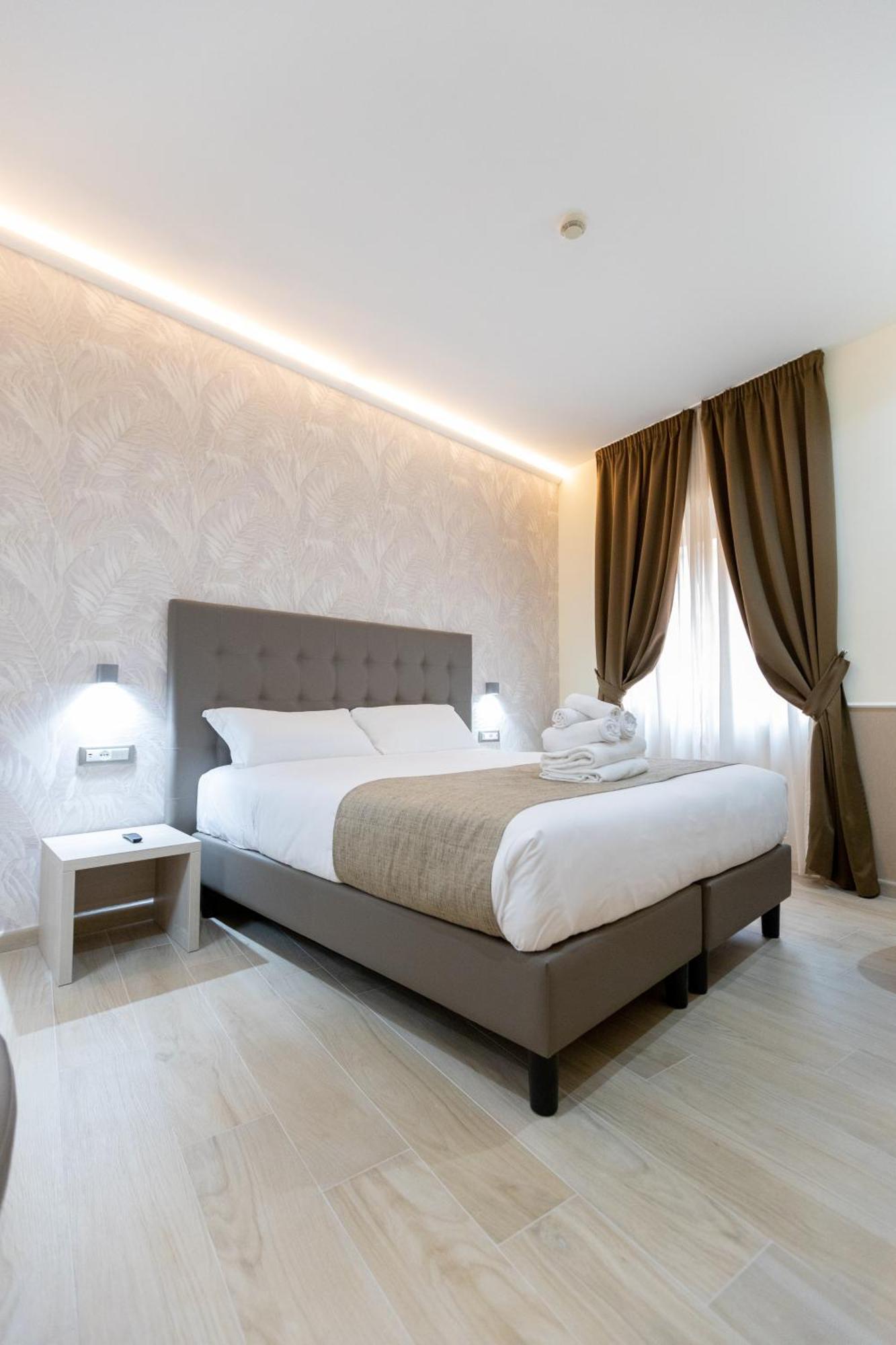 Deluxe Double or Twin Room,1542616180:JPEG