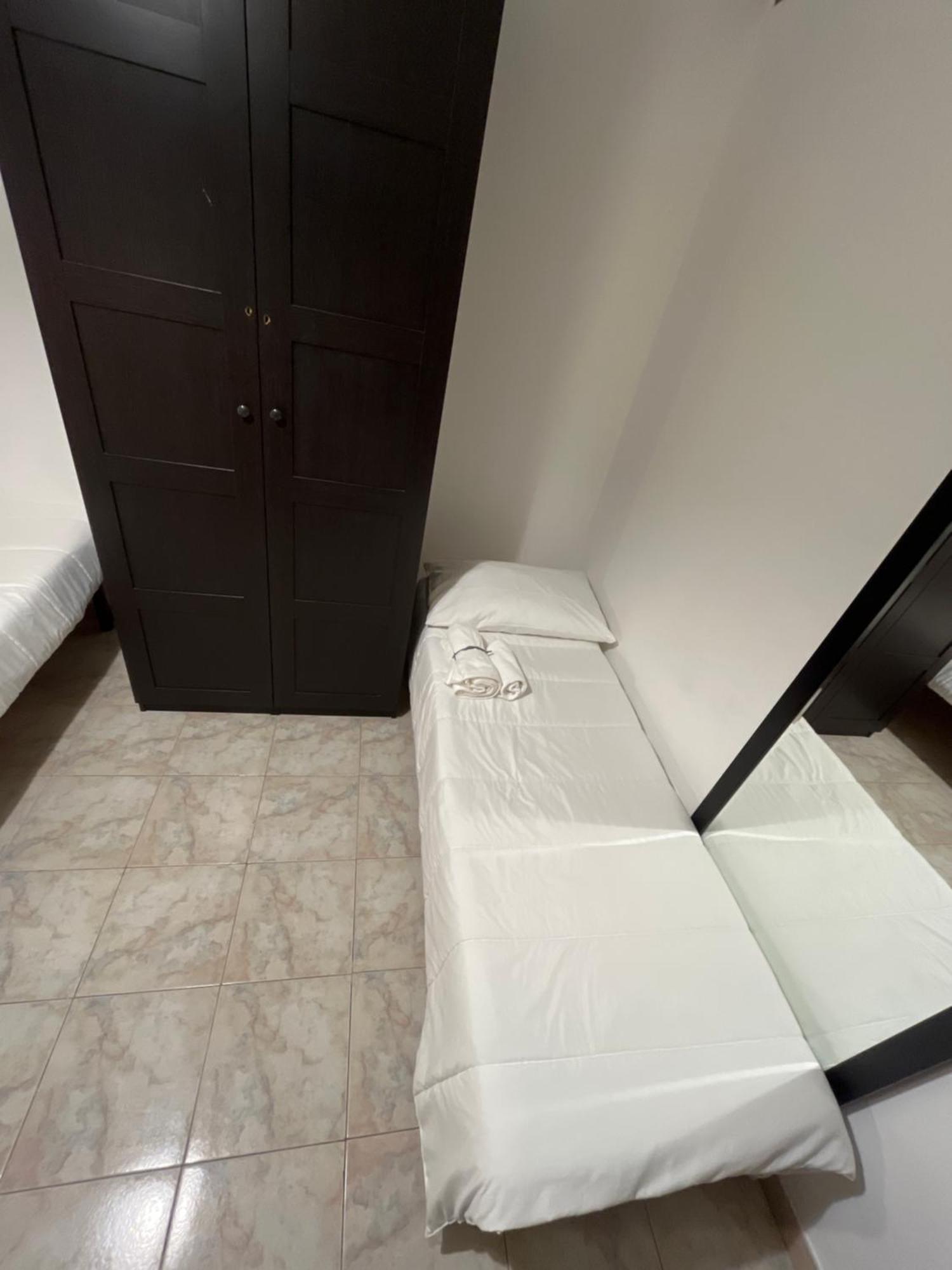 Quadruple Room Private External Bathroom
