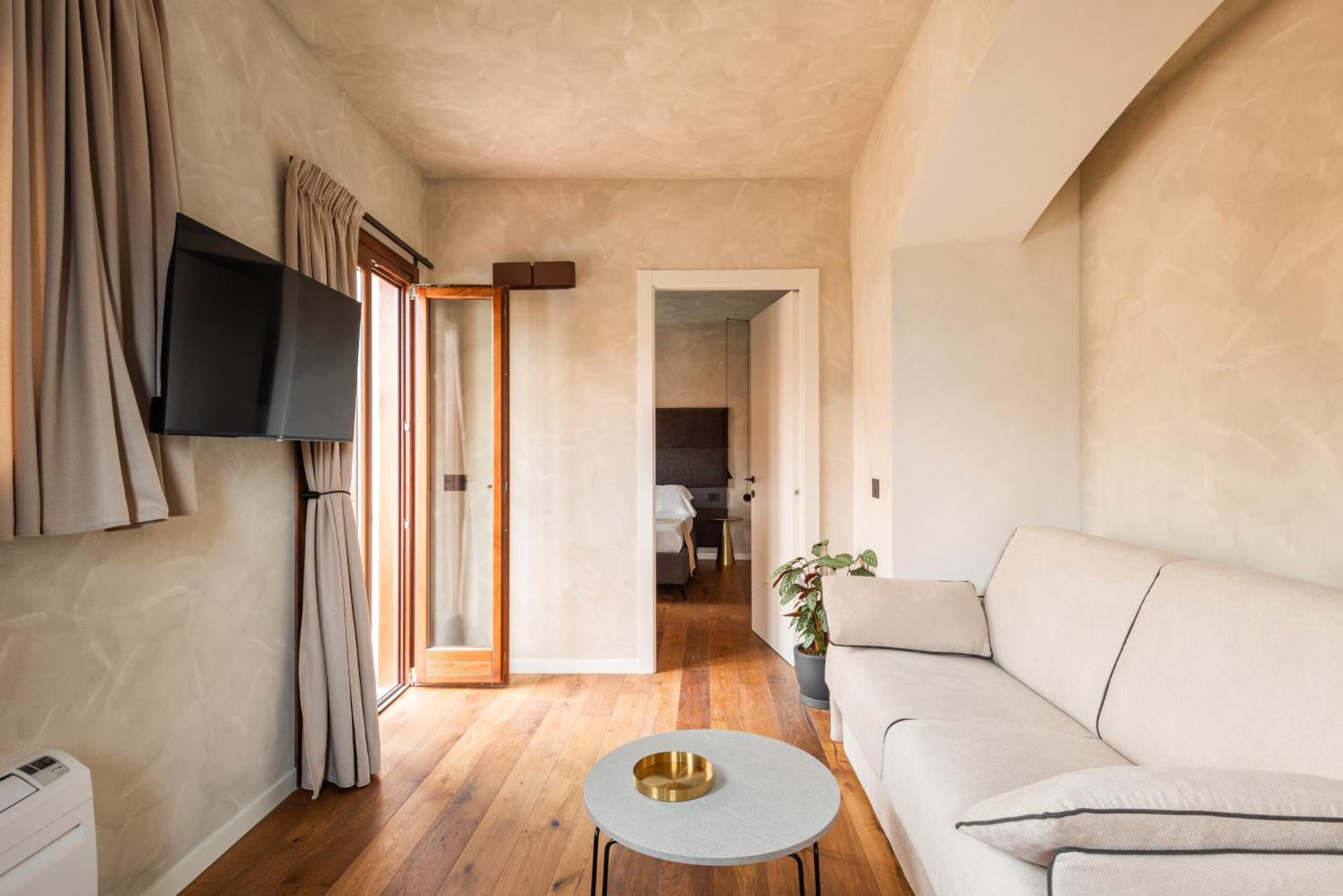 Suite with Terrace,1591730263:JPEG