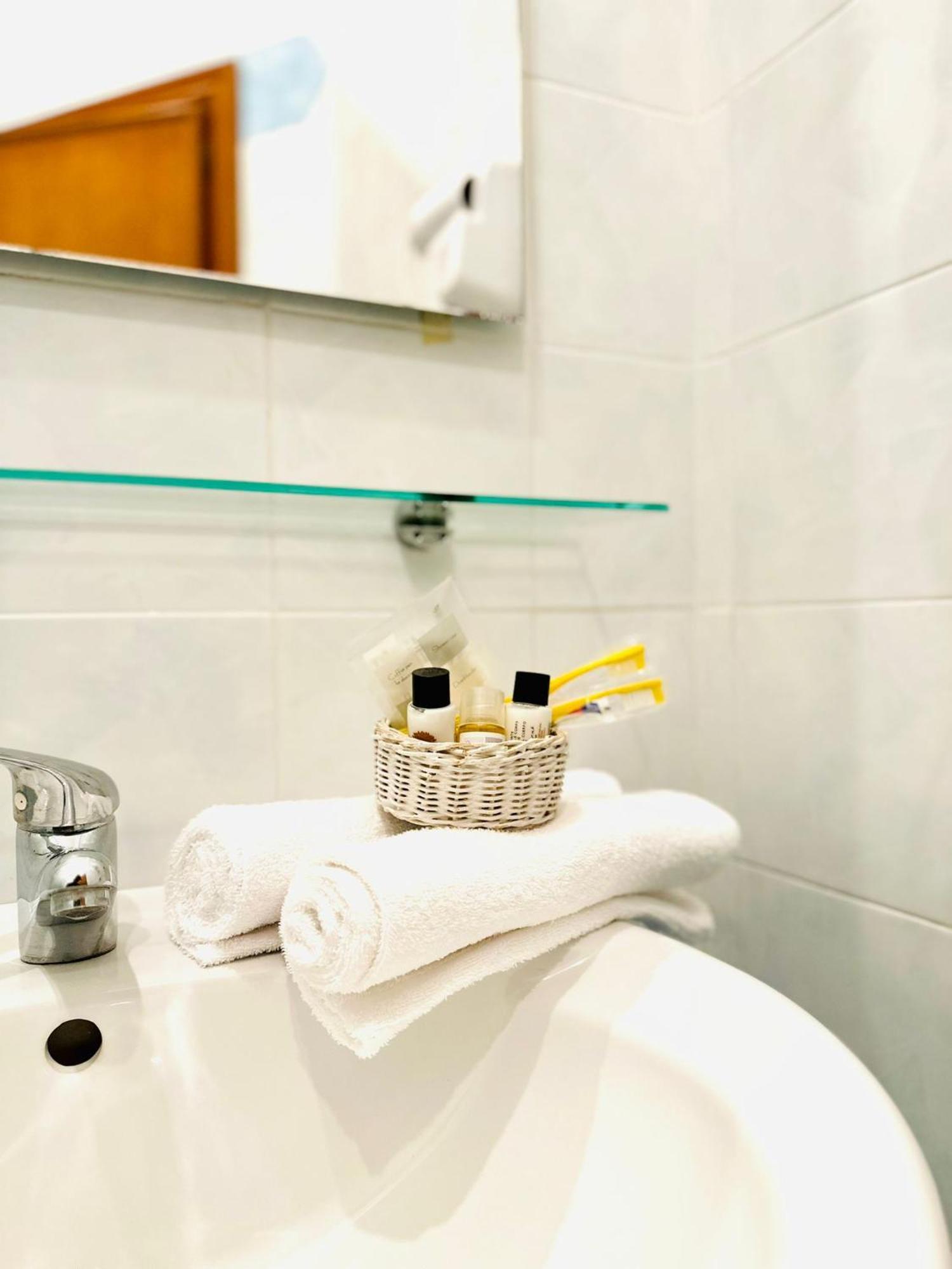 Single Room Private Bathroom
