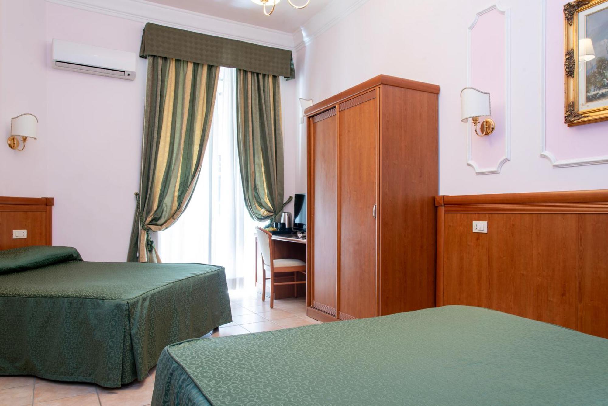 Standard Quadruple Room
