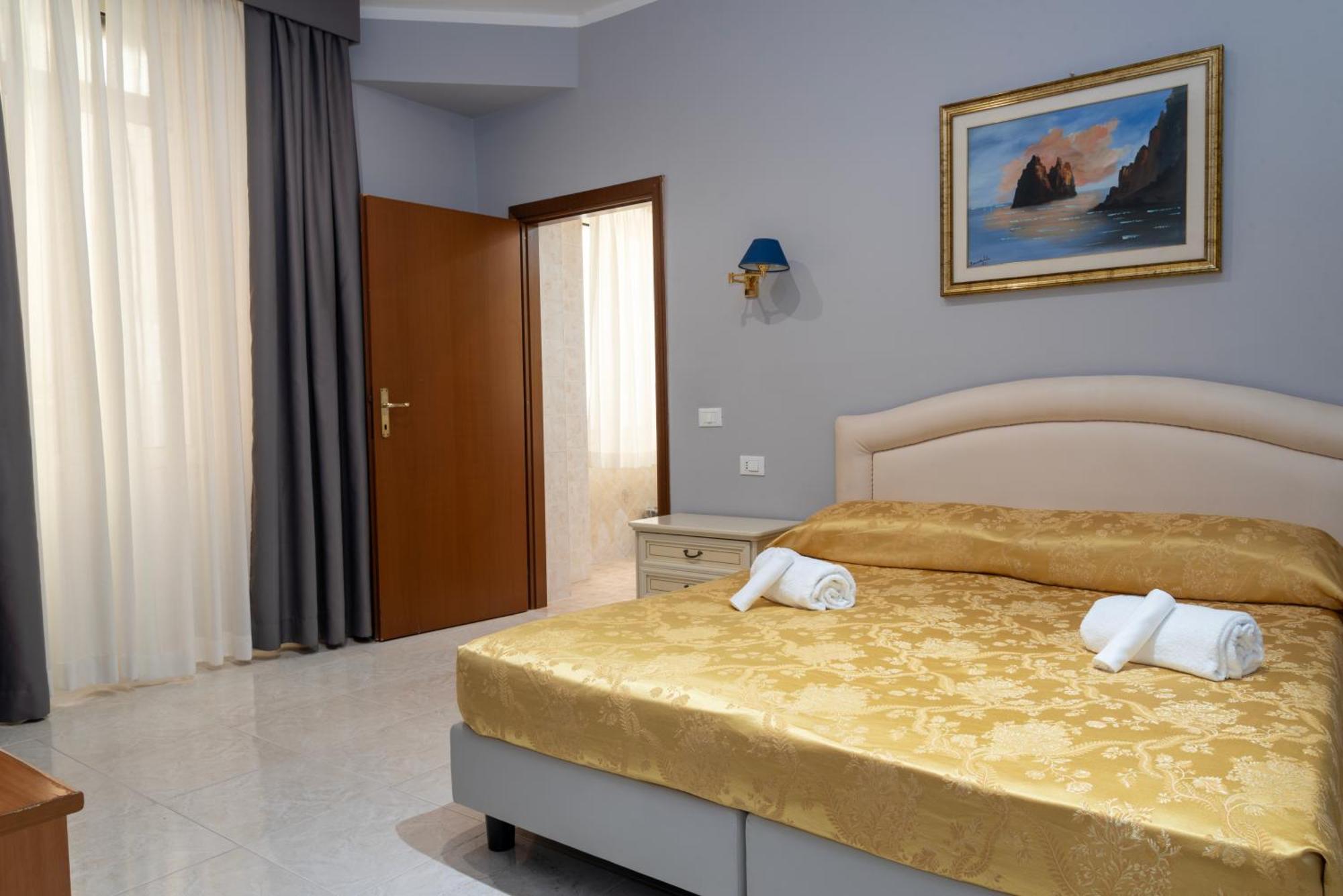 Triple Room,1605194770:JPEG