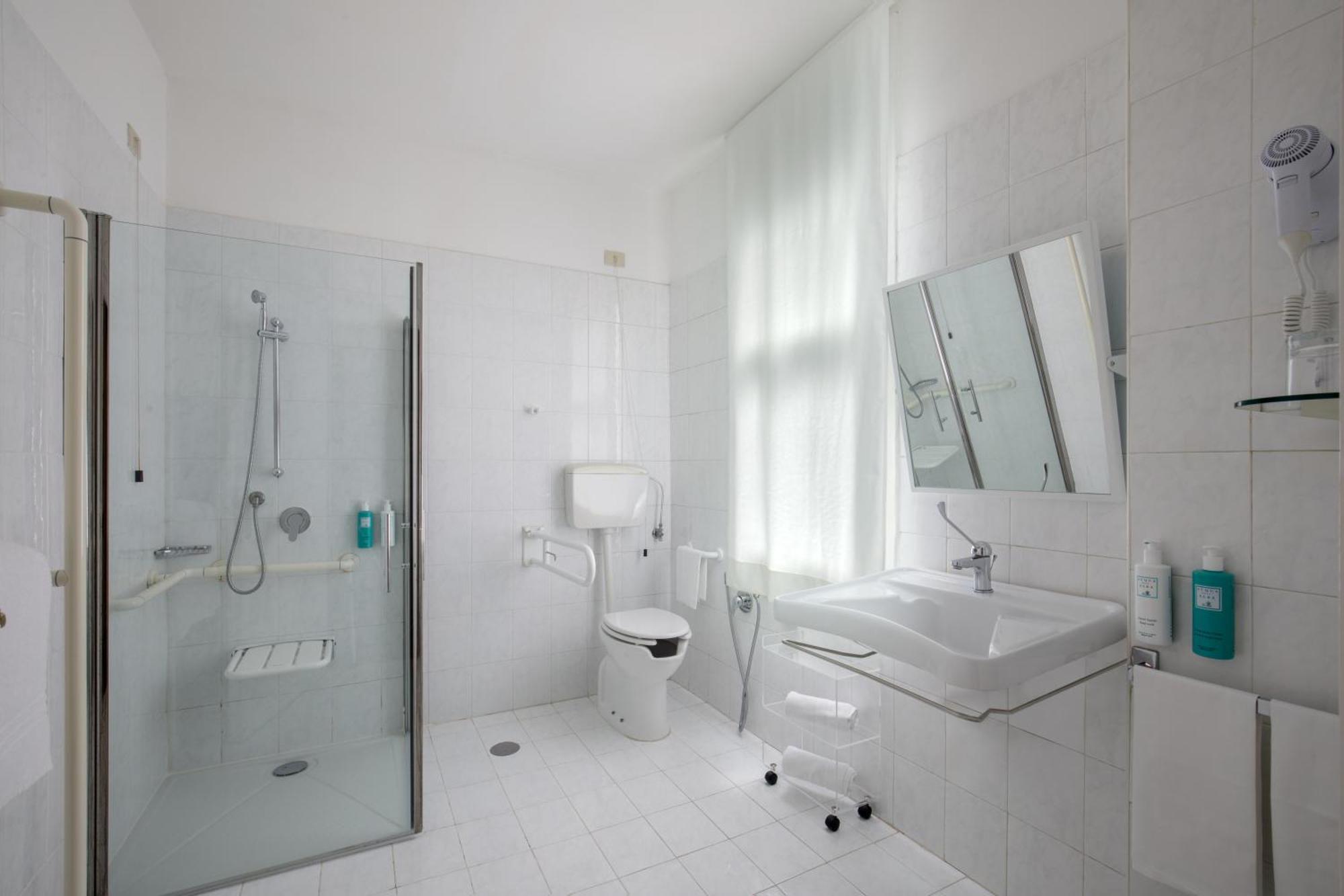 Double or Twin Room Disability Access